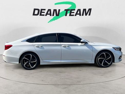 Used 2019 Honda Accord Sport image 9