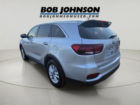 Used 2019 Kia Sorento AWD V6 image 5