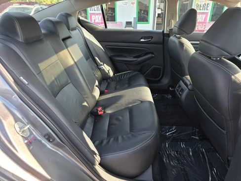 Used 2020 Nissan Altima 2.5 SL FWD image 11