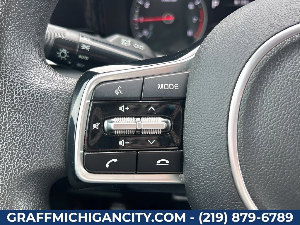 Used 2022 Kia Sorento LX FWD image 28