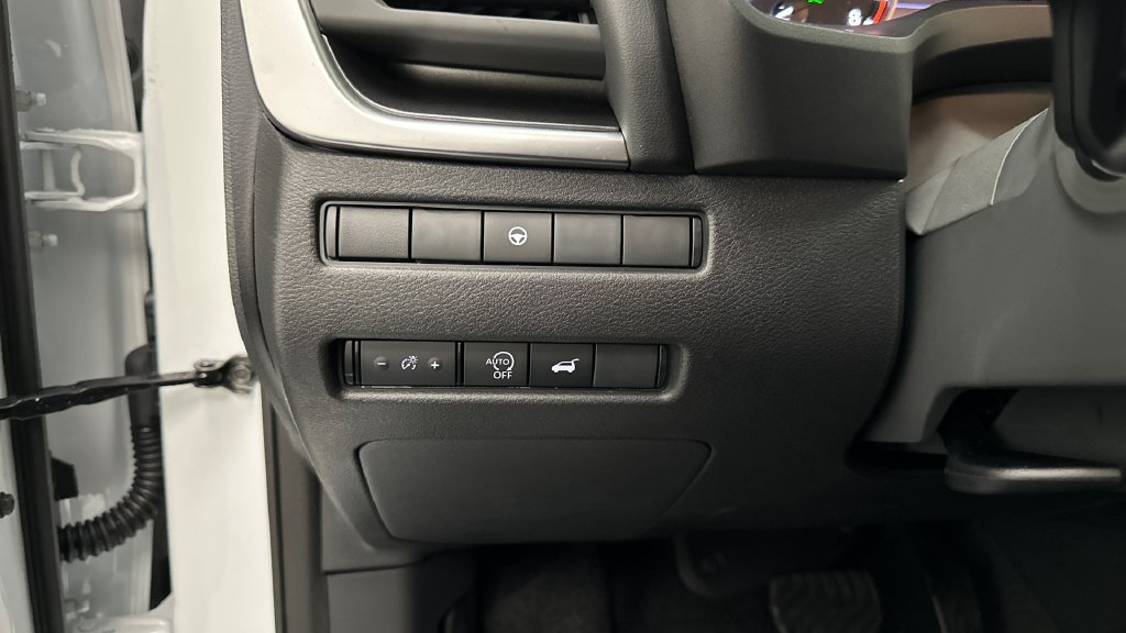 Certified 2025 Nissan Rogue SV w/ SV Premium Package AWD/4WD image 22