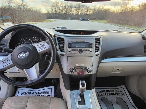 Used 2011 Subaru Legacy 2.5i Premium image 9