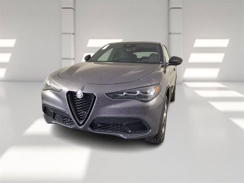 New 2025 Alfa Romeo Stelvio Sprint w/ Convenience Package image 5