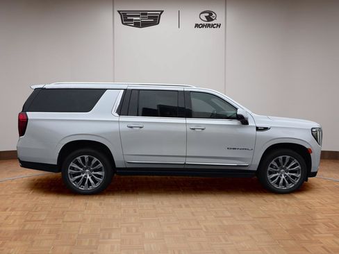 Used 2022 GMC Yukon XL Denali AWD/4WD image 7