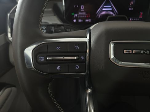 Certified 2025 GMC Acadia Denali w/ Super Cruise Package AWD/4WD image 16