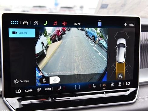 New 2026 Volkswagen Tiguan SE R-Line AWD/4WD image 14