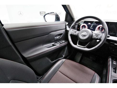 New 2026 Nissan Kicks SR image 6