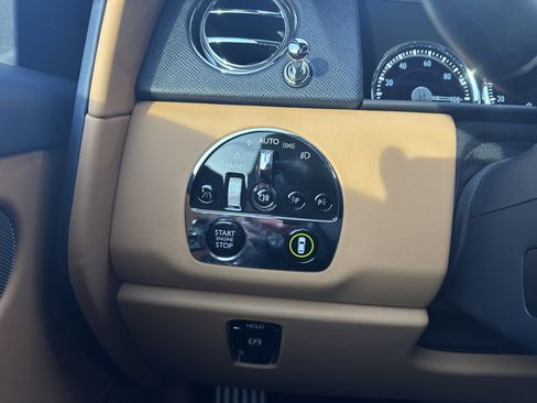 Certified 2024 Rolls-Royce Cullinan image 32