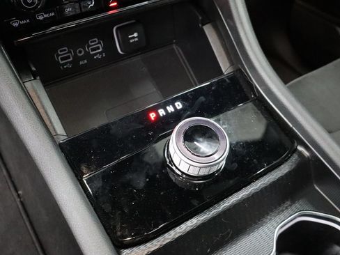 Used 2024 Jeep Grand Cherokee L Altitude AWD/4WD image 19
