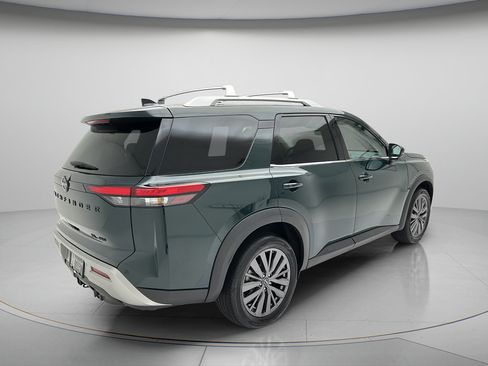 Used 2023 Nissan Pathfinder SL w/ SL Premium Package AWD/4WD image 5