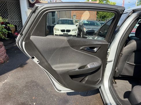 Used 2018 Chevrolet Malibu LT FWD image 31