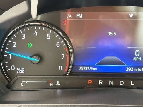 Used 2022 Ford Explorer XLT w/ Equipment Group 202A AWD/4WD image 13