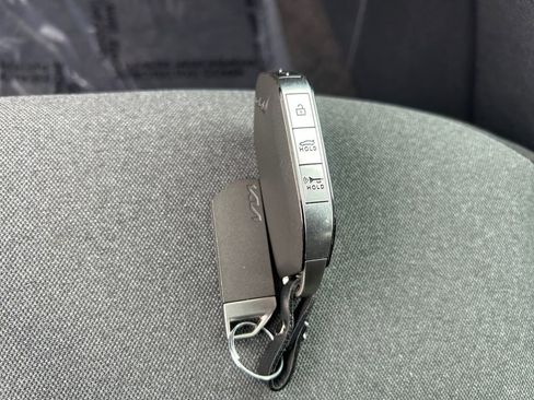 Used 2025 Kia K4 LXS image 33