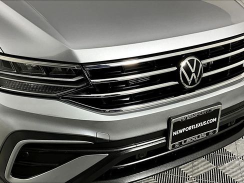 Used 2022 Volkswagen Tiguan SE image 28