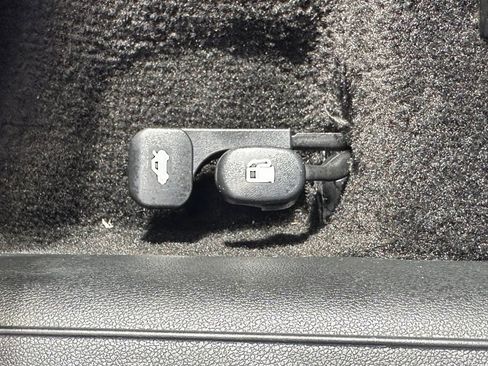 Used 2025 Hyundai Elantra SE image 22