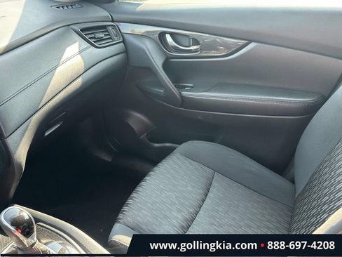 Used 2017 Nissan Rogue SV AWD/4WD image 30