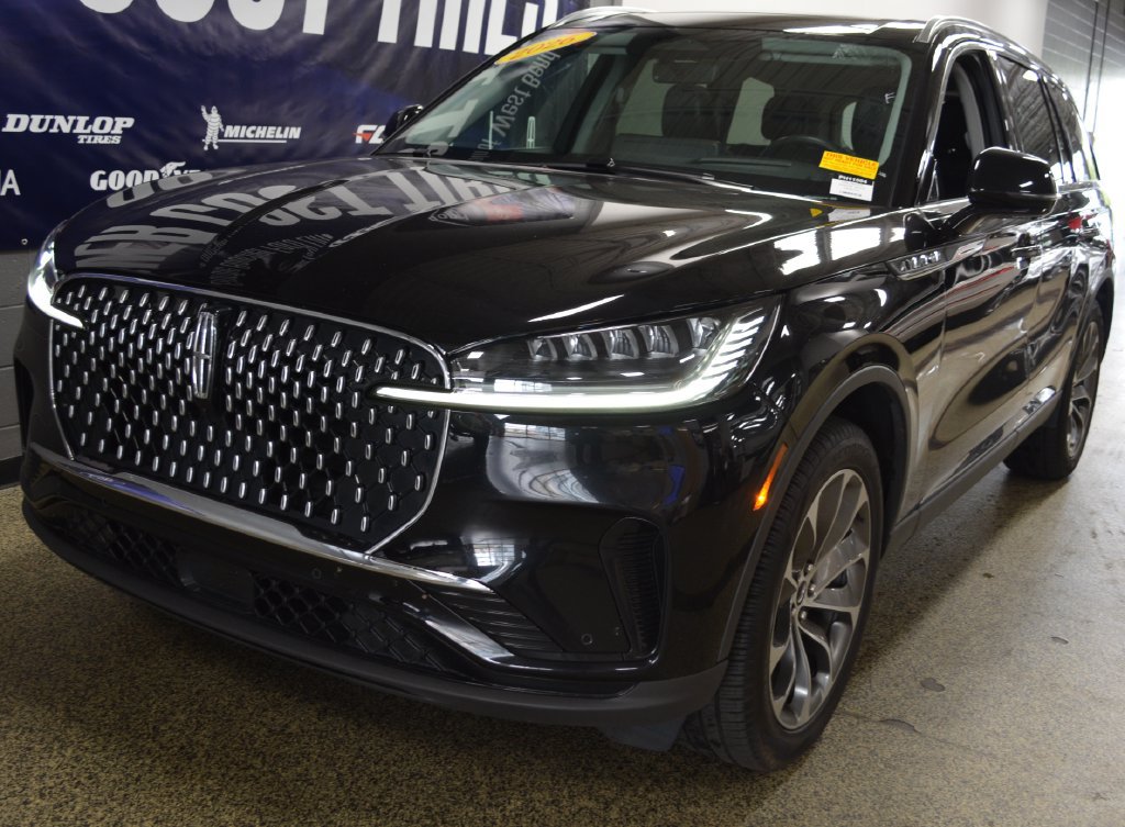 Certified 2026 Lincoln Aviator Reserve AWD/4WD image 1