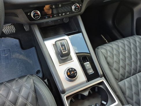 Used 2024 Mitsubishi Outlander SEL image 55