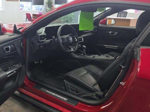 Used 2024 Ford Mustang GT Premium image 4