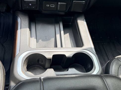 Used 2019 GMC Sierra 1500 SLT w/ SLT Premium Plus Package AWD/4WD image 19