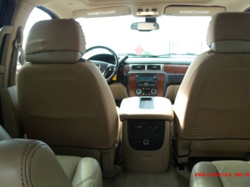 Used 2007 Chevrolet Tahoe LT w/ LT Preferred Equipment Group RWD image 16