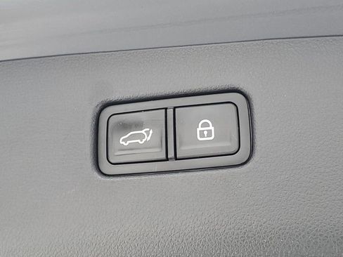 Used 2022 Genesis GV70 3.5T Sport w/ Sport Prestige Package image 9