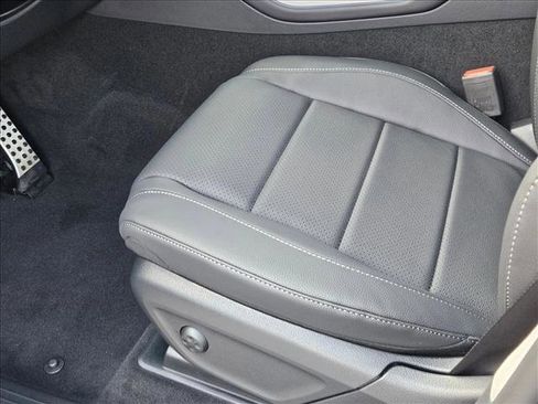 New 2026 Mercedes-Benz GLS 450 4MATIC image 4
