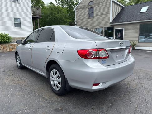 Used 2011 Toyota Corolla LE FWD image 5