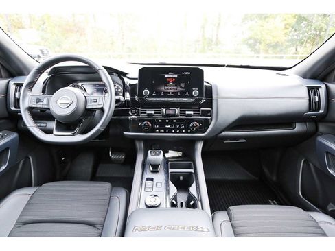 Used 2025 Nissan Pathfinder Rock Creek image 7