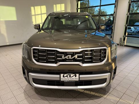 New 2025 Kia Telluride S image 8