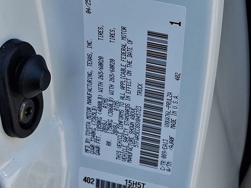 Certified 2025 Toyota Tundra Limited AWD/4WD image 28