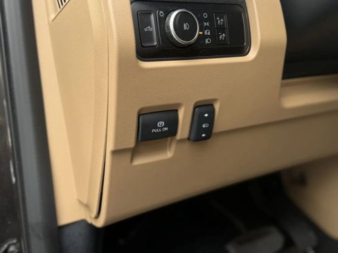 Used 2024 Ford F250 Lariat w/ Lariat Ultimate Package AWD/4WD image 18