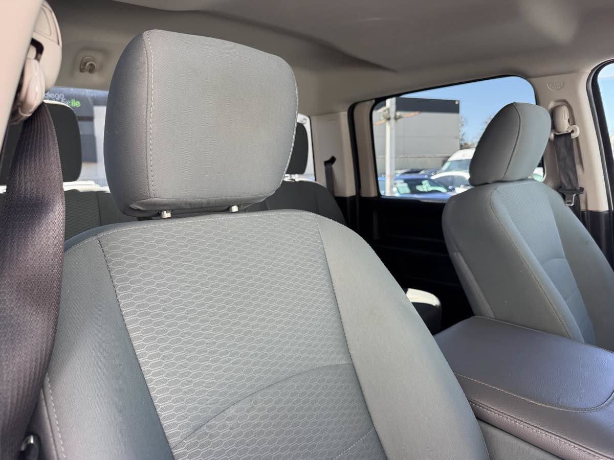 Used 2017 RAM 1500 Express AWD/4WD image 16