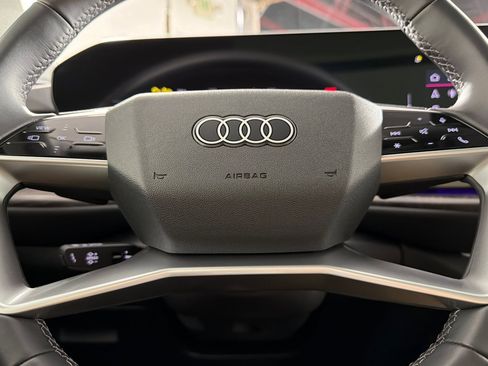Used 2025 Audi Q5 Premium w/ 19" Wheel Package AWD/4WD image 23