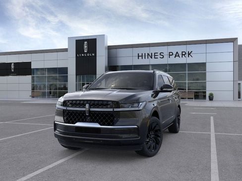 New 2025 Lincoln Navigator Reserve w/ Jet Appearance Package image 2