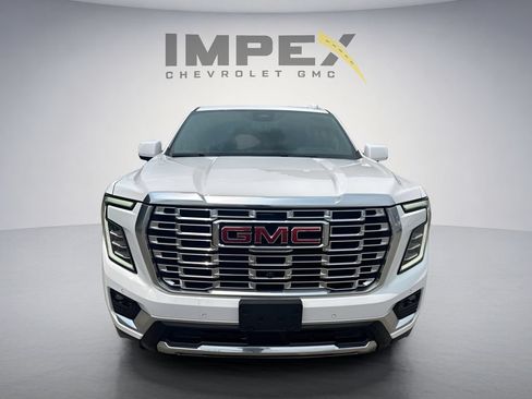Used 2025 GMC Yukon XL Denali AWD/4WD image 8