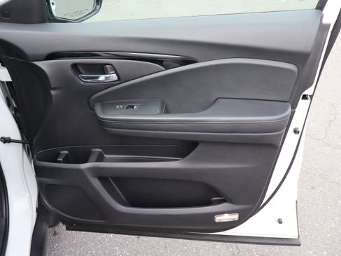 Used 2020 Honda Pilot Touring image 40