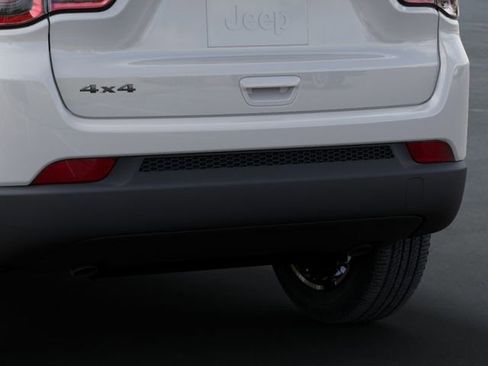 New 2026 Jeep Compass Latitude image 13