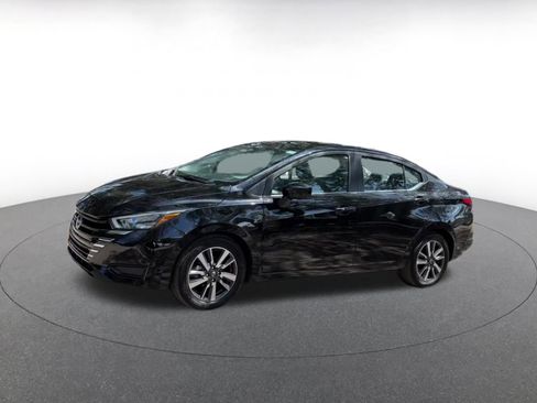 Used 2025 Nissan Versa SV FWD image 8