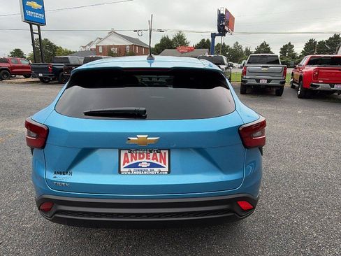 New 2026 Chevrolet Trax LS w/ LS Convenience Package FWD image 9