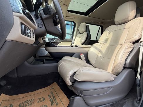 Used 2022 Lincoln Navigator L Reserve w/ Equipment Group 201A AWD/4WD image 6
