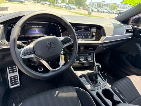 Used 2024 Volkswagen Jetta Sport FWD image 18