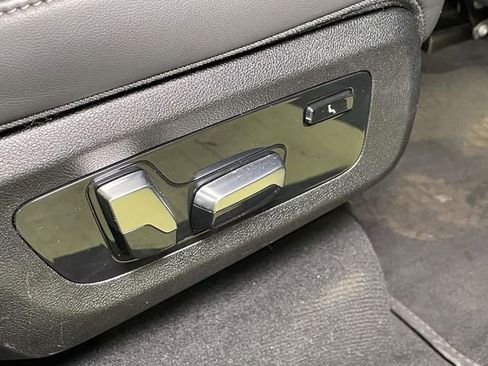 Used 2023 BMW X7 xDrive40i w/ Executive Package image 26