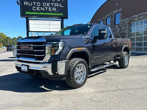 Used 2024 GMC Sierra 2500 SLE w/ SLE Value Package; image 4