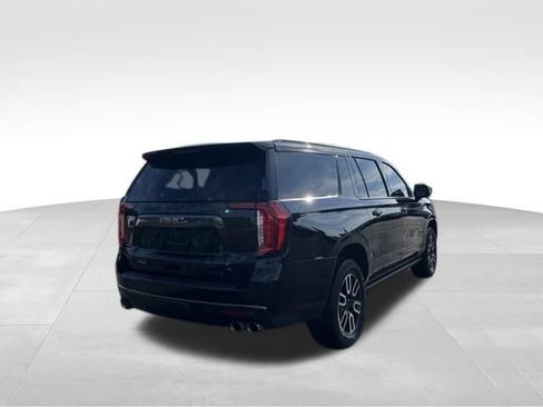 Used 2023 GMC Yukon XL AT4 w/ AT4 Premium Package AWD/4WD image 5