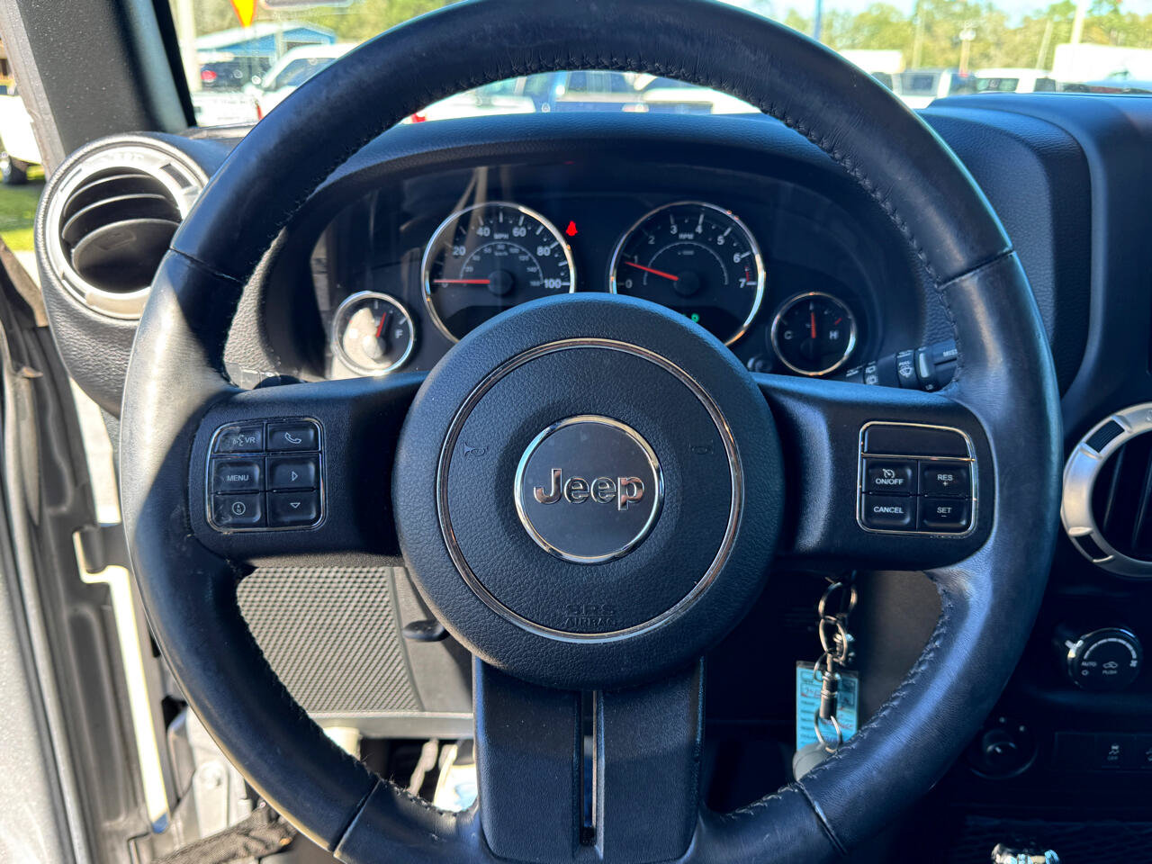 Used 2018 Jeep Wrangler Unlimited Rubicon w/ Connectivity Group AWD/4WD image 28