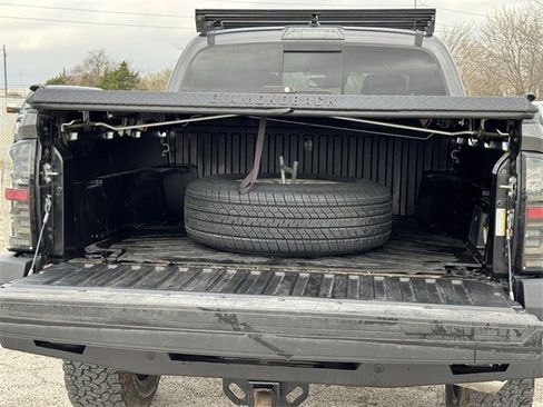 Used 2020 Toyota Tacoma TRD Sport w/ Technology Package image 30