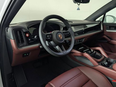 New 2026 Porsche Cayenne Coupe image 4