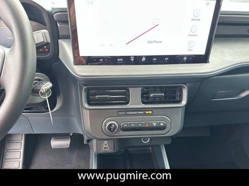 New 2025 Ford Maverick XL image 29