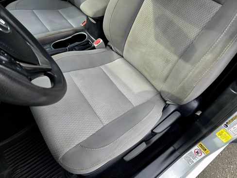 Used 2014 Toyota Corolla LE FWD image 39